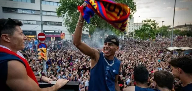 رد فعل سيرجيو أغويرو وبول بوجبا على مراهق برشلونة لامين يامال
